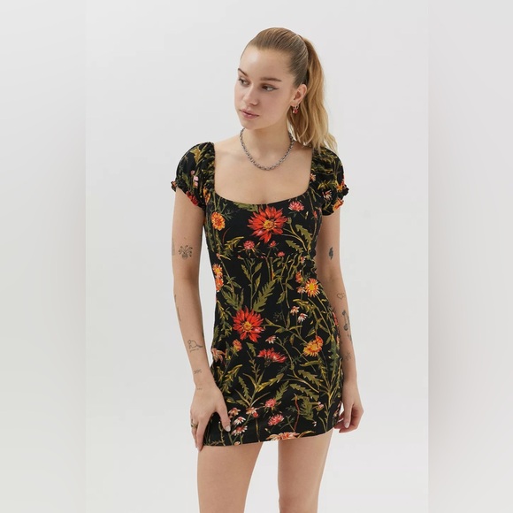 325. Urban Outfitters Ella Floral Print Bodycon Mini Dress (sold out online) - Picture 1 of 6